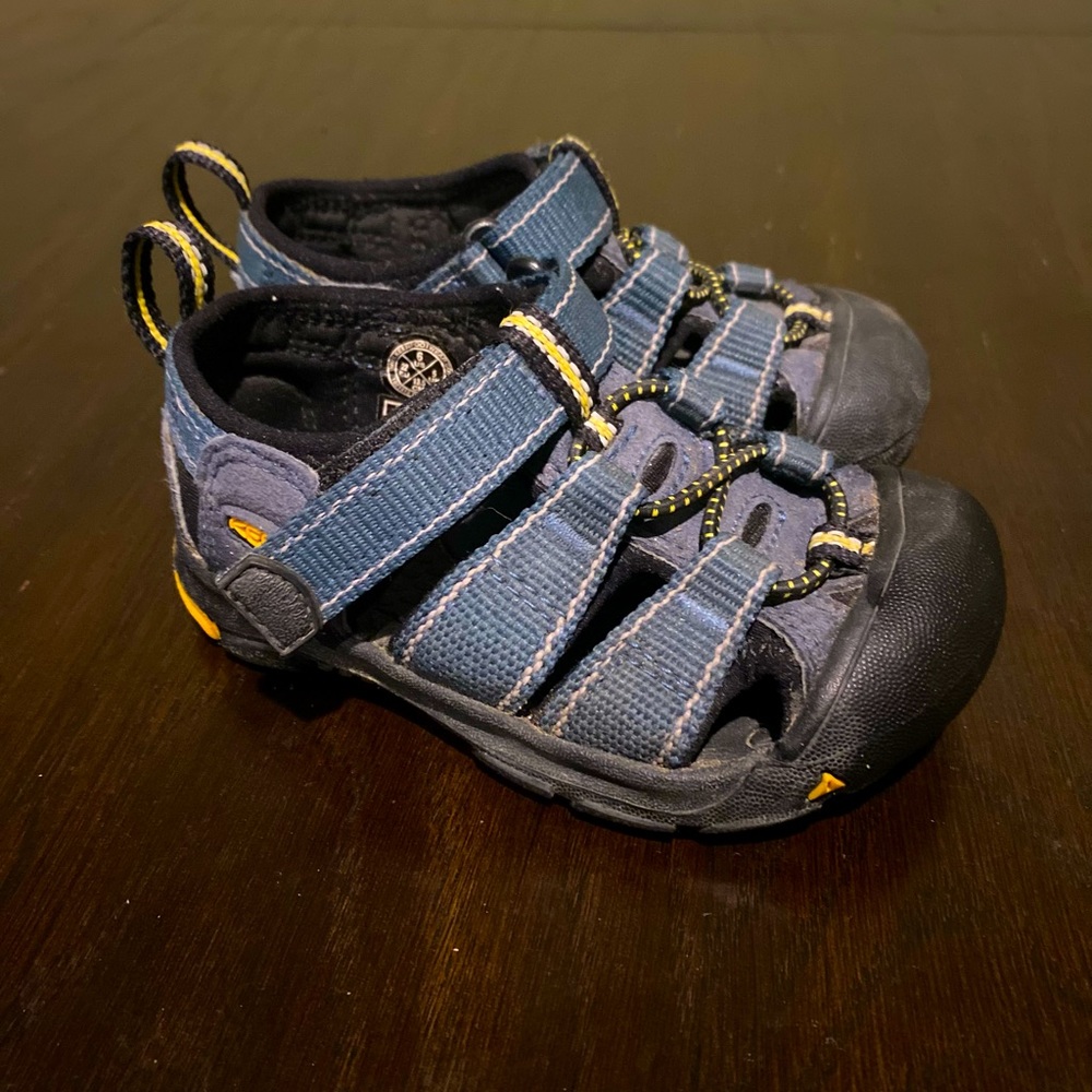 Keen Newport H2 Sports Sandals Navy Blue kids size 6